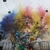 Mascletà durante las Fallas 2025 en la plaza del Ayuntamiento.