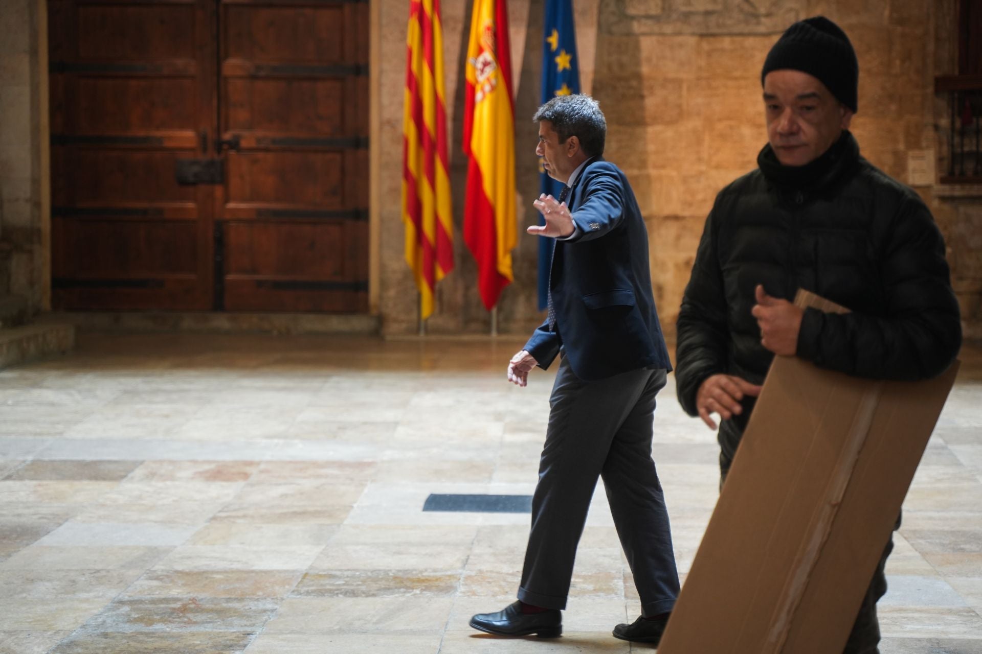 Mazón se reune con varias víctimas de la dana y se compromete a escuchar a más