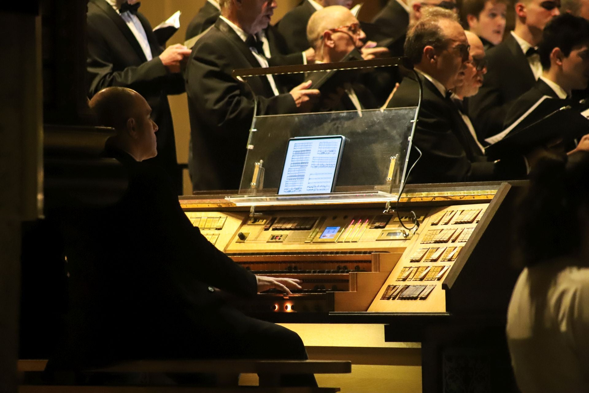 FOTOS | El Orfeón Donostiarra y Plácido Domingo cantan a Valencia
