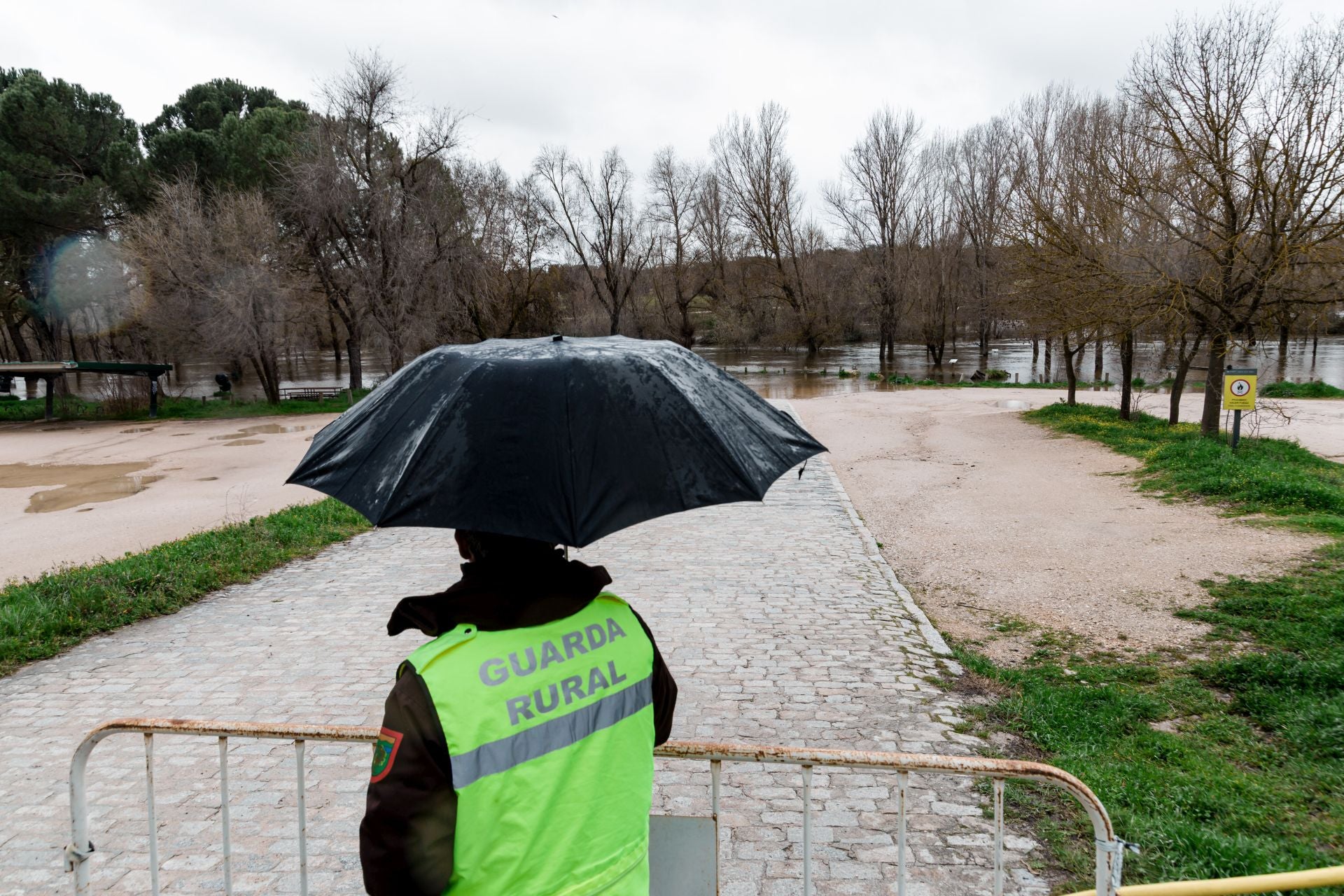 Así baja el río Manzanares, una imagen nunca vista