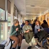 Pacientes esperando en el Centro de Salud de Catarroja.