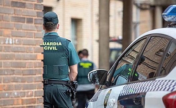 Cinco detenidos por robar y agredir a un repartidor en El Real de Gandia
