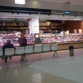 Interior del mercado de los Filtros en Manises.