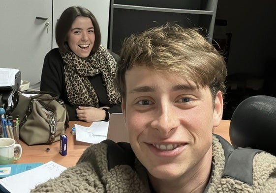 La 'influencer' valenciana Violeta Ferrer junto con Javier Martí, con quien ha impulsado una asociación que repartirá 800.000 euros entre las personas afectadas por la dana.
