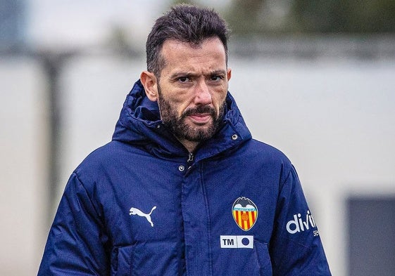 Carlos Corberán, en un entrenamiento.