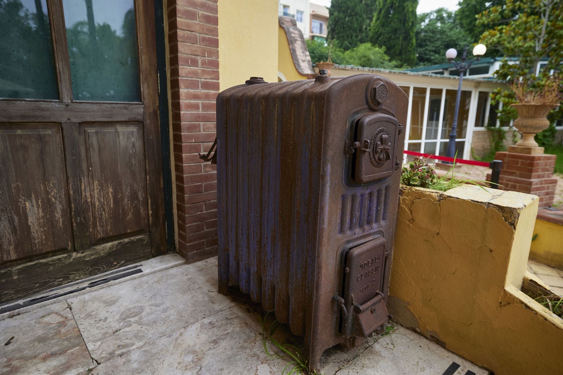 FOTOS | Así es por dentro Villa Amparo, el chalet okupado en Rocafort