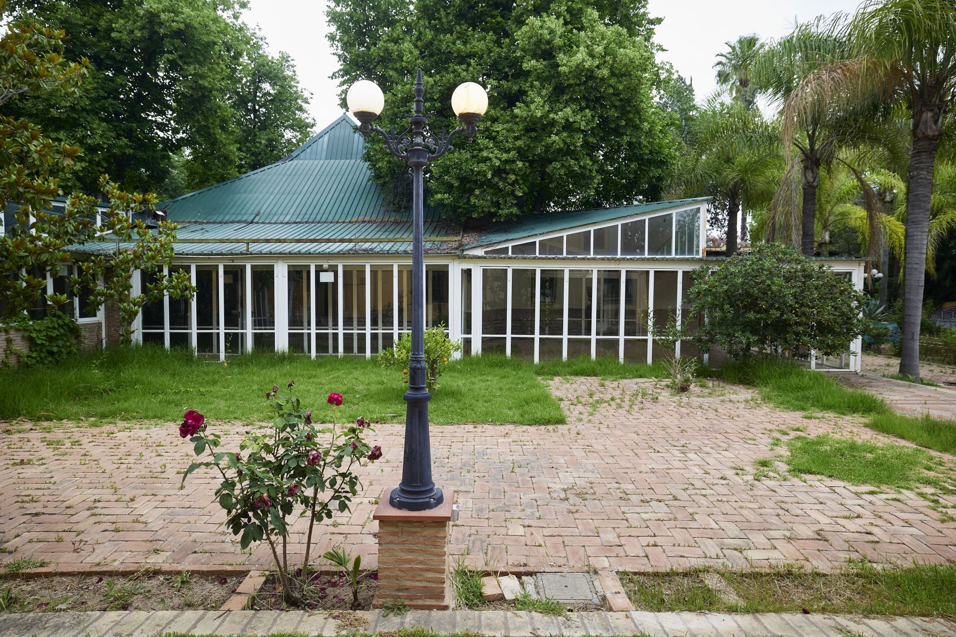 FOTOS | Así es por dentro Villa Amparo, el chalet okupado en Rocafort
