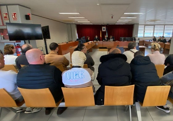 Los acusados en la sala de Tirant lo Blanch de la Ciudad de la Justicia.