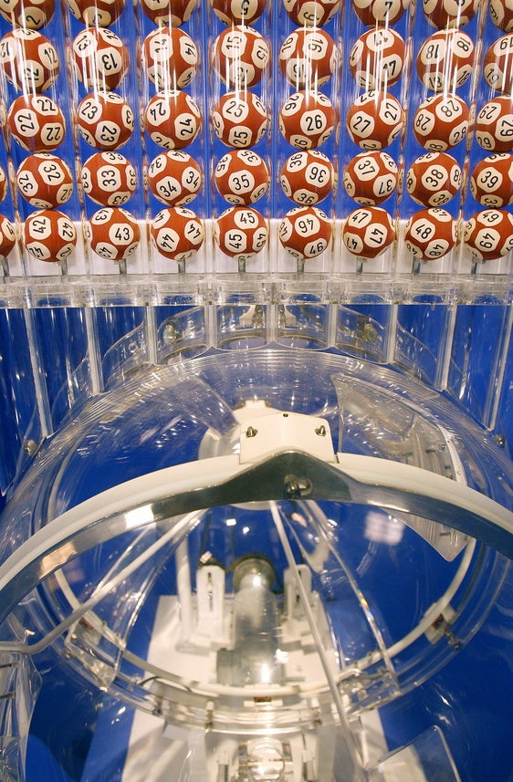 Bolas de la suerte en un sorteo de Euromillones.
