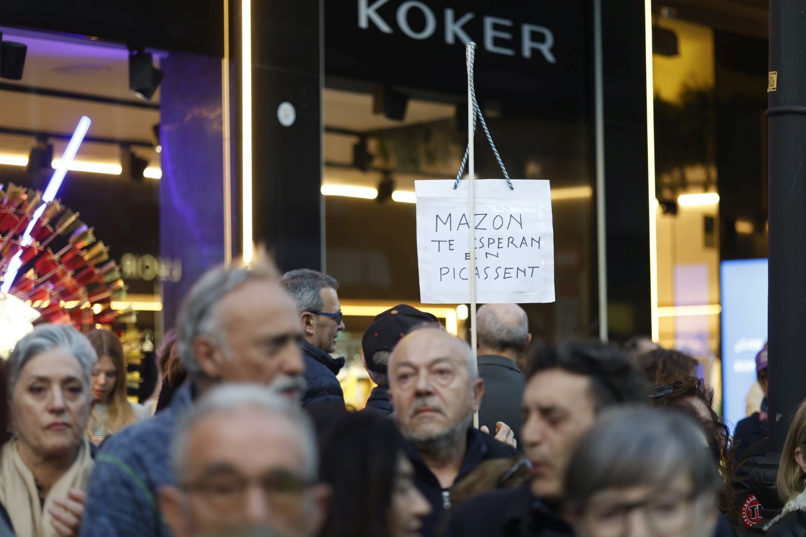 FOTOS | Sexta manifestación en Valencia contra la gestión política de la dana