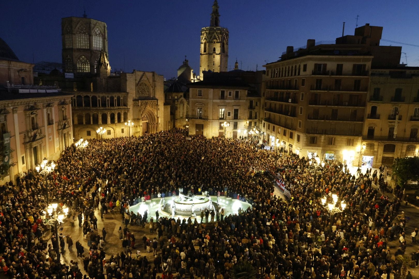 FOTOS | Sexta manifestación en Valencia contra la gestión política de la dana