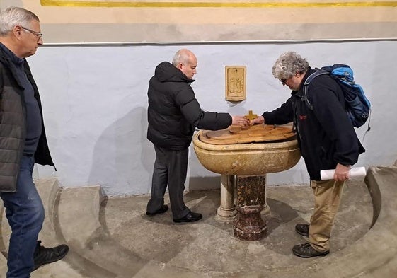 Inspección de una pieza en la parroquia de Yátova.