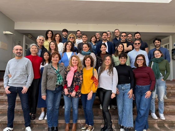 El personal del departament de Servicios Sociales con la edil Itziar Doval.