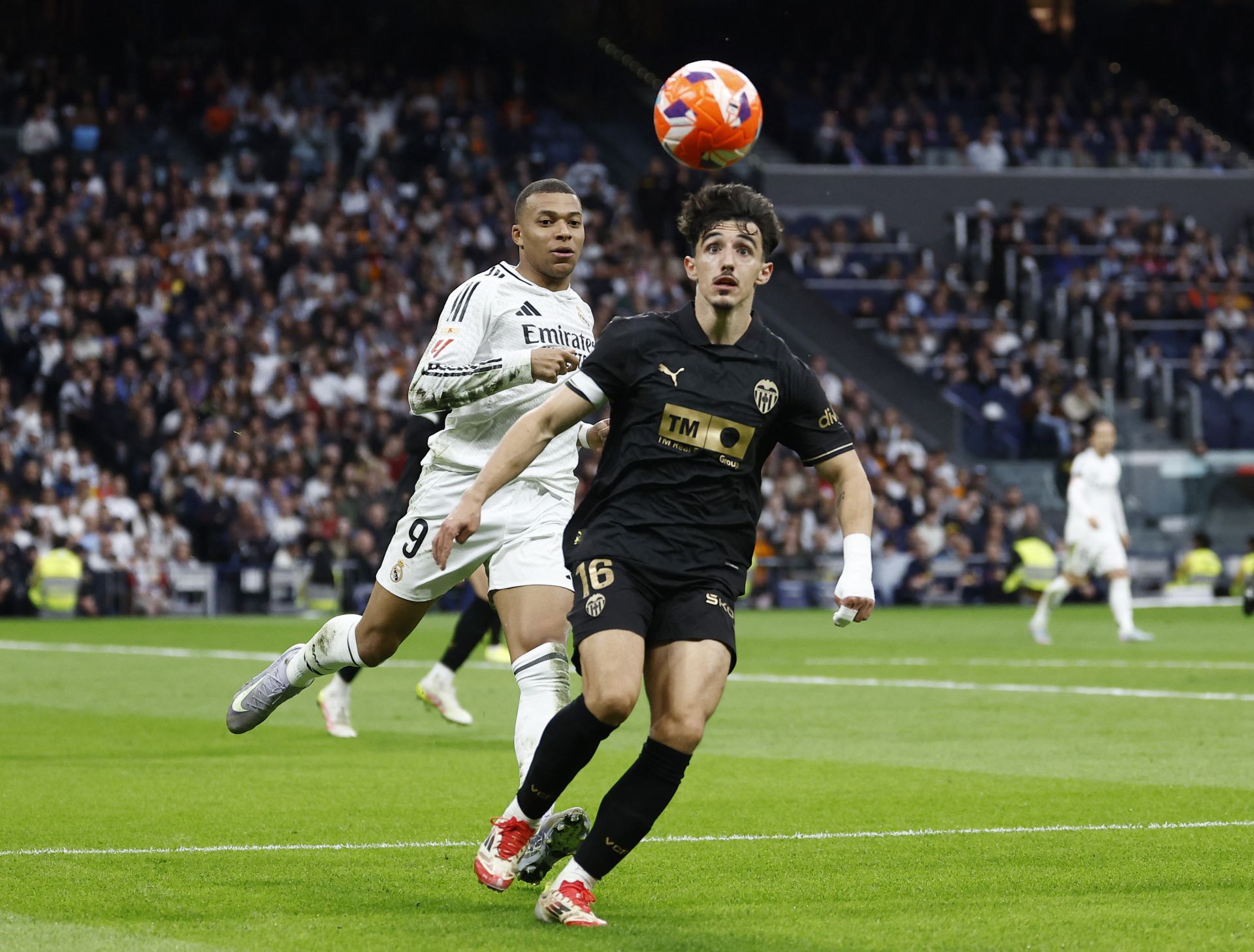FOTOS | Real Madrid - Valencia CF, partido de alta tensión