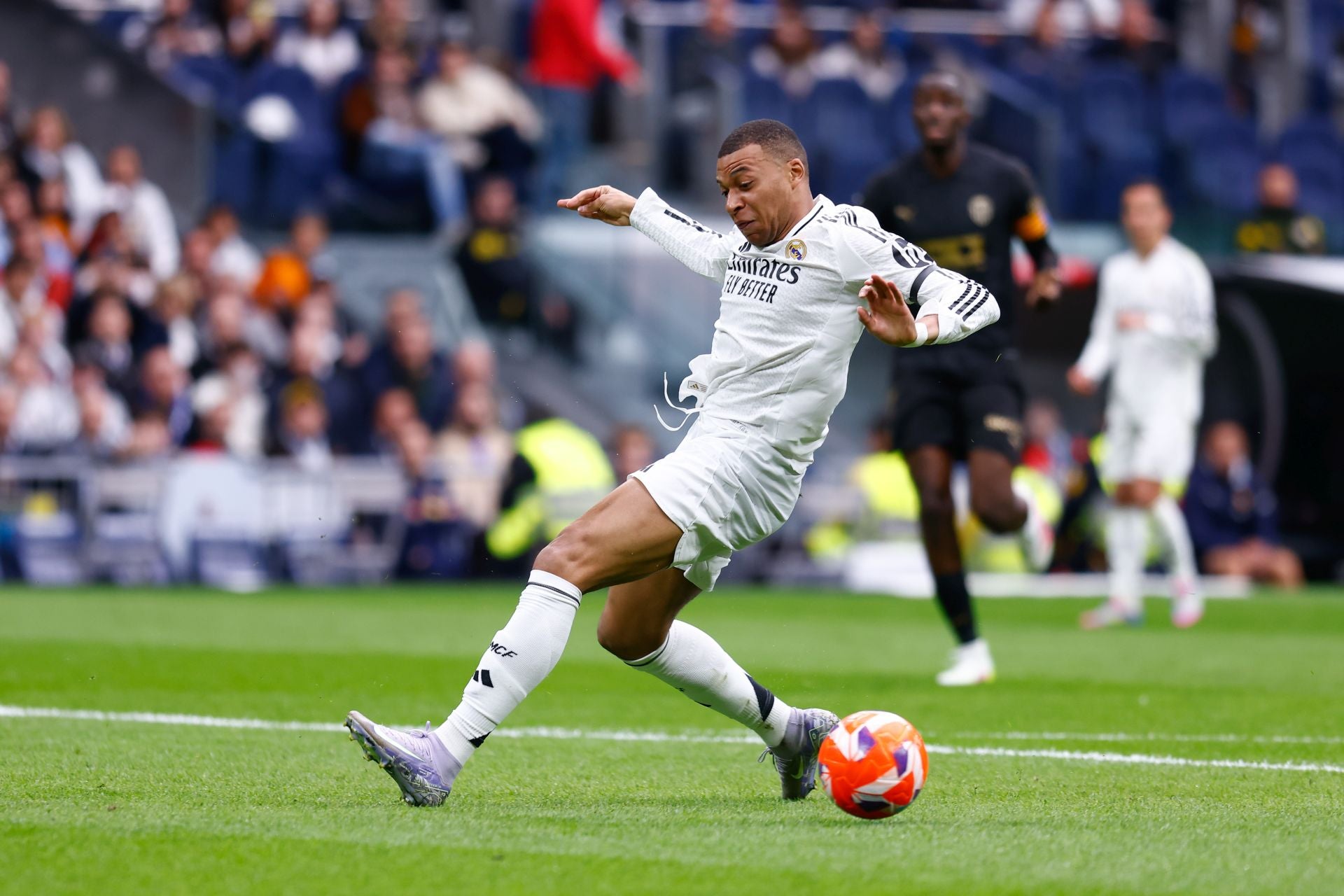 FOTOS | Real Madrid - Valencia CF, partido de alta tensión