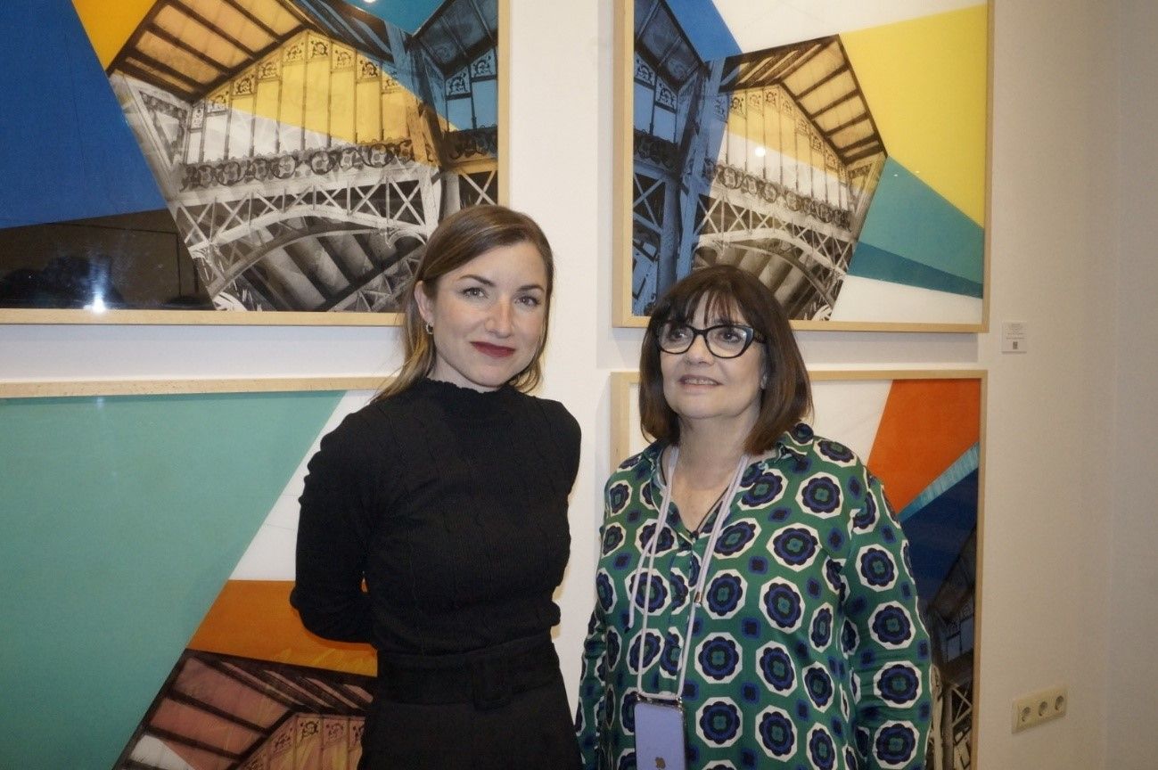María Ángeles Aguilera y la galerista Graciela Devincenzi.