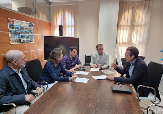 Reunión este lunes entre los representantes de los dos ayuntamientos.