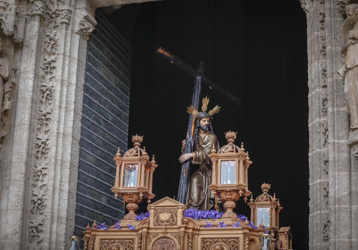 Viernes de Dolores. Hermandad del Santísimo Cristo de la Corona, Catedral de Sevilla.