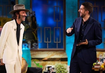 Leiva en La Revuelta | Leiva sorprende en 'La Revuelta' con una actuación  llena de rostros conocidos | Las Provincias