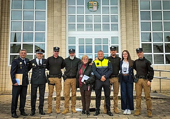 Participantes en la jornada en una foto de familia.