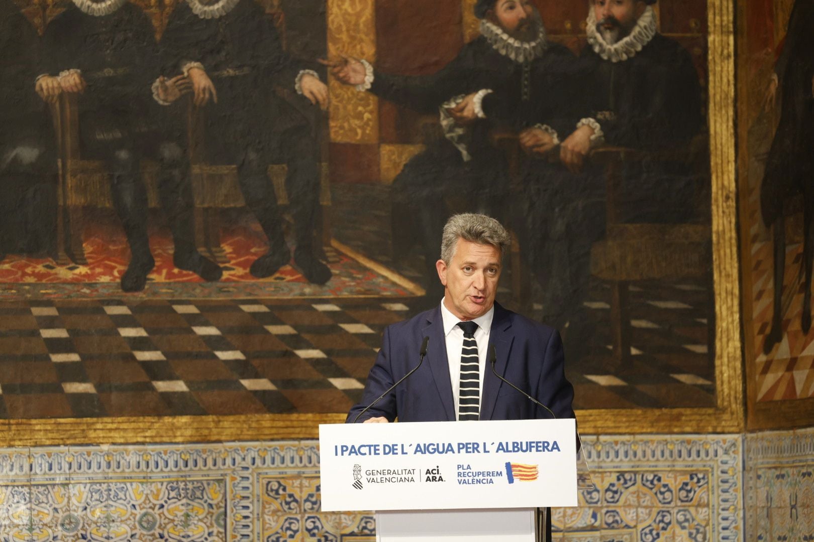 Firma del Pacto por la Albufera en el Palau de la Generalitat