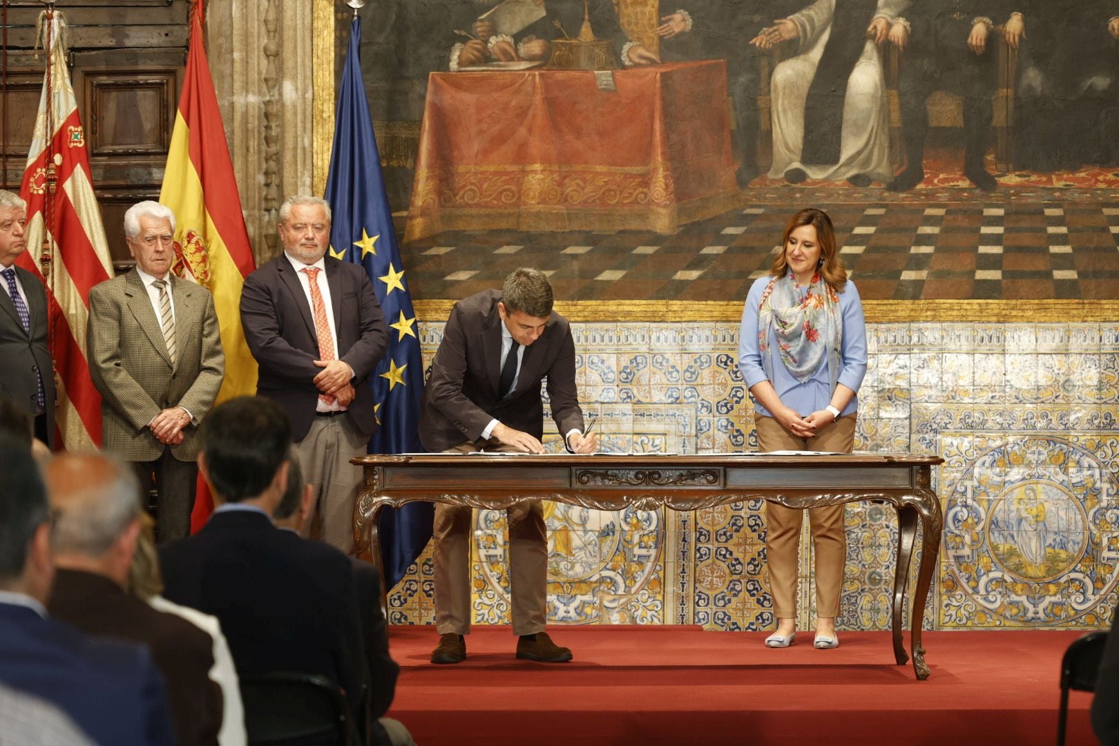 Firma del Pacto por la Albufera en el Palau de la Generalitat