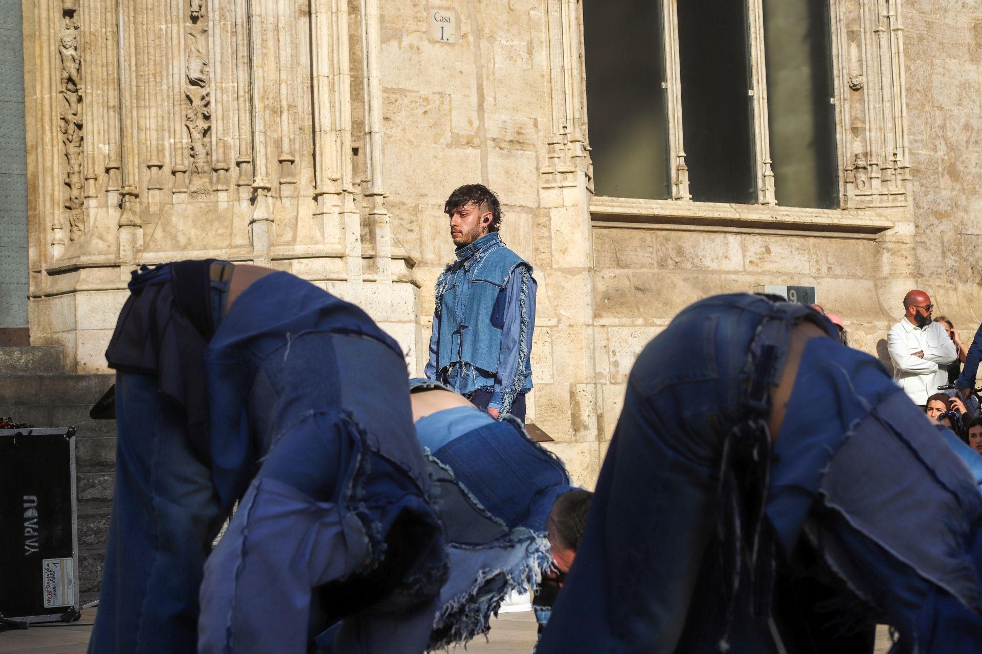 Inauguración de Dansa Valencia con el espectáculo &#039;Transeúnte&#039;, en la plaza del Mercado