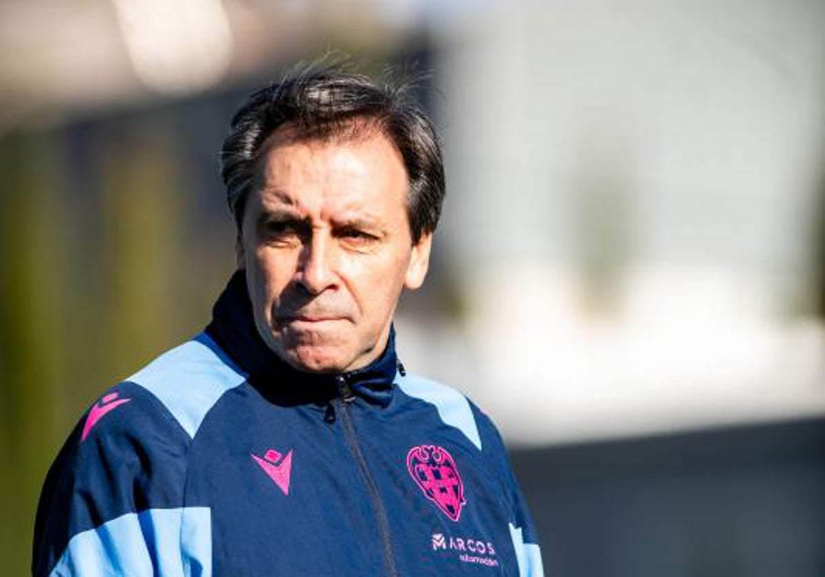 Felipe Miñambres, en la ciudad deportiva de Buñol.