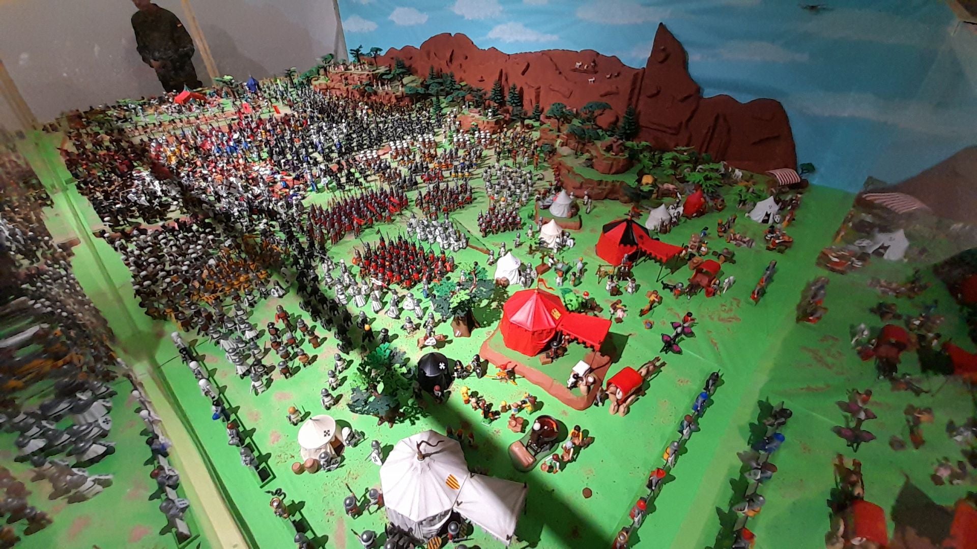 Galería de fotos: los clicks reconquistan el museo militar de Valencia