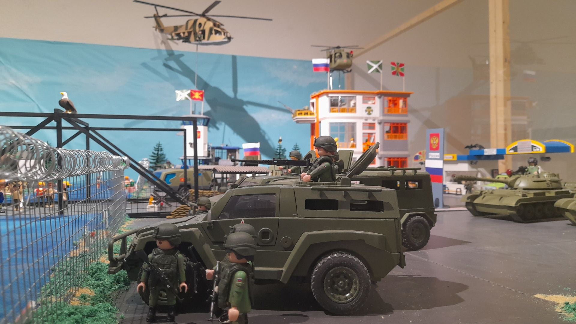 Galería de fotos: los clicks reconquistan el museo militar de Valencia