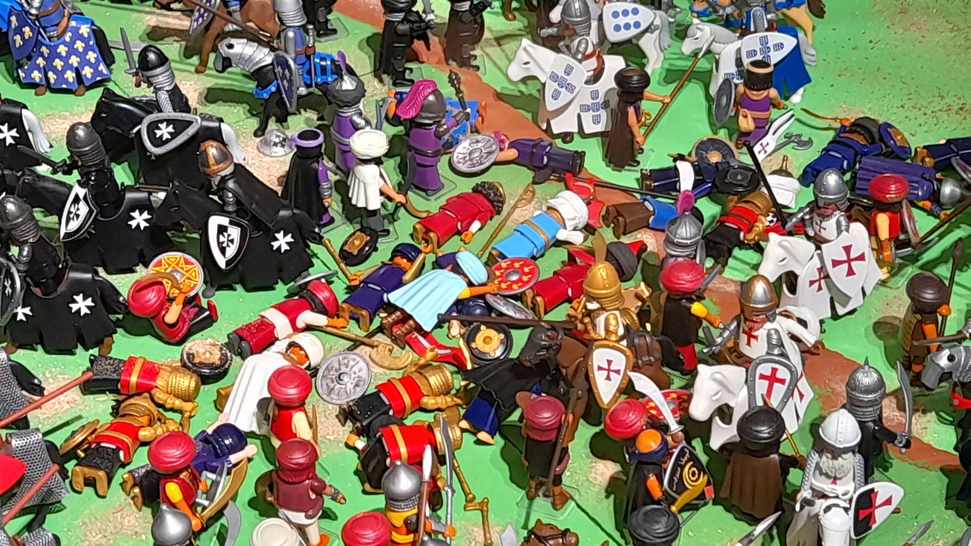 Galería de fotos: los clicks reconquistan el museo militar de Valencia