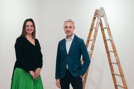 La galerista Lorena Pizarro y José Luis Pérez Pont.