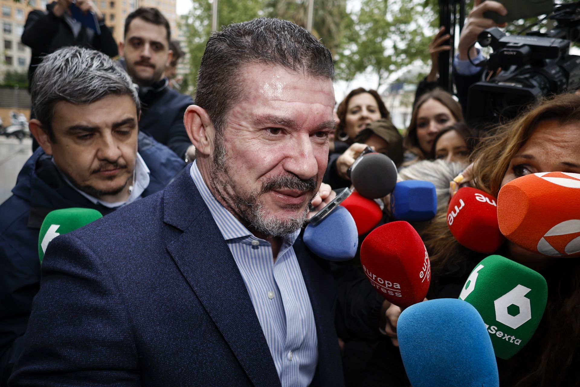 El exsecretario autonómico de Emergencias, Emilio Argüeso, llega a los juzgados de València