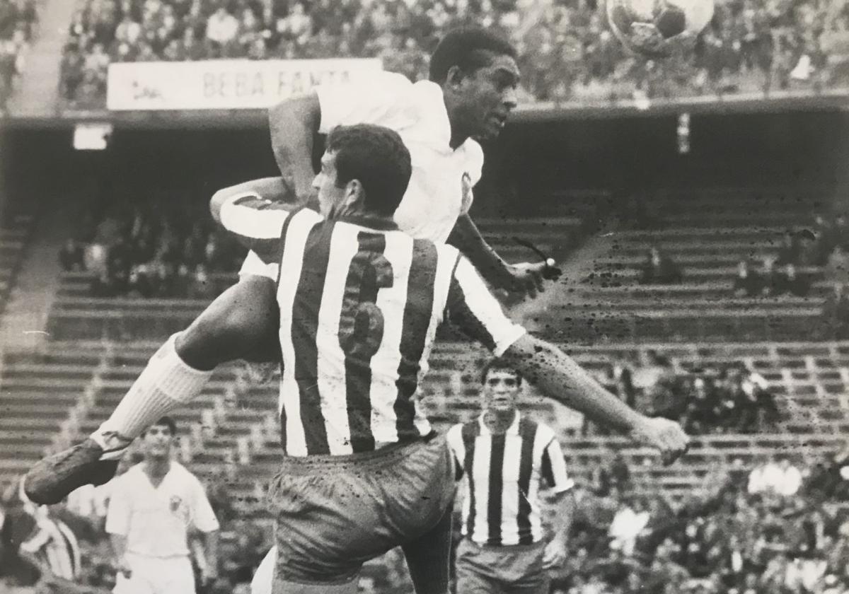 Waldo se convirtió en el gran protagonista de los duelos entre el Valencia y el Sevilla celebrados en Mestalla durante los años 60. El delantero brasileño anotó 7 goles en 6 partidos.