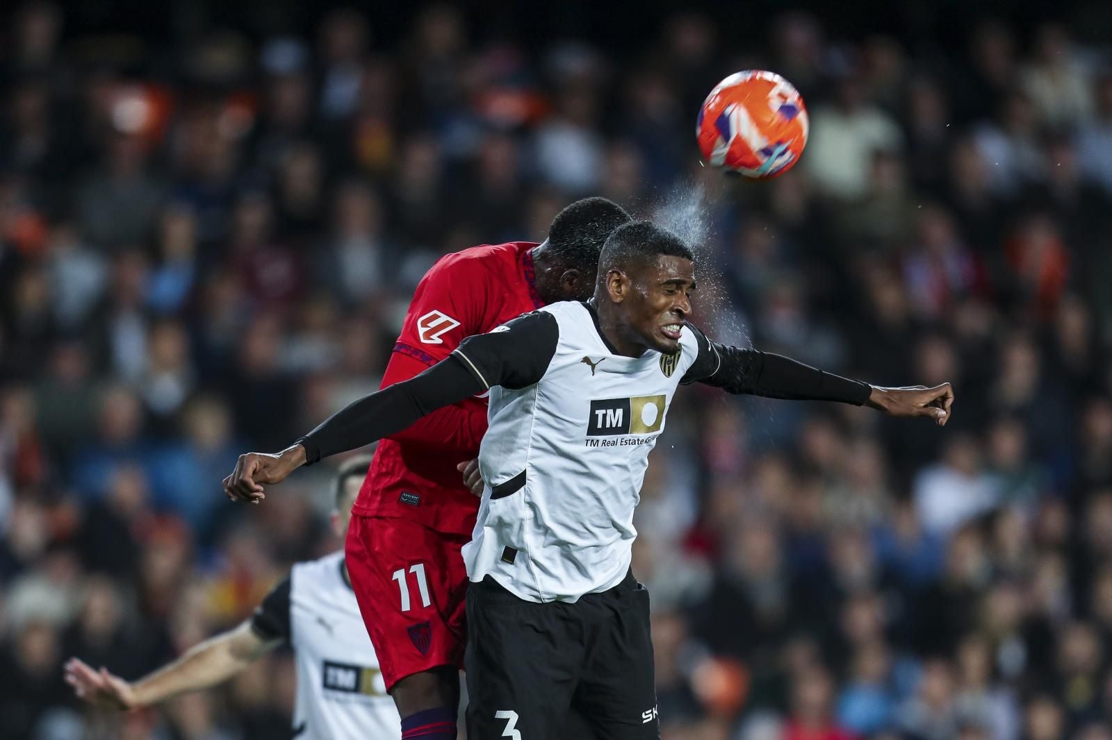 FOTOS | El Valencia tumba a su bestia negra