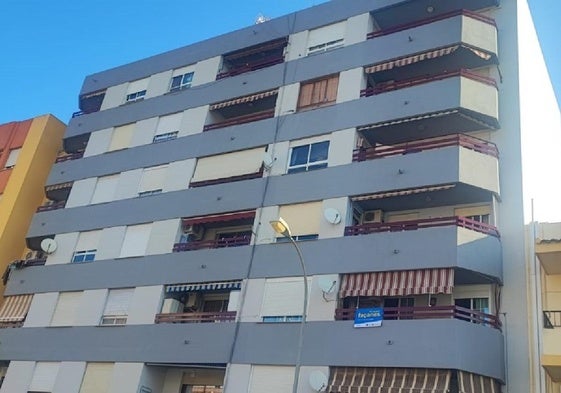 Fachada de un edificio en Riba-roja de Túria.