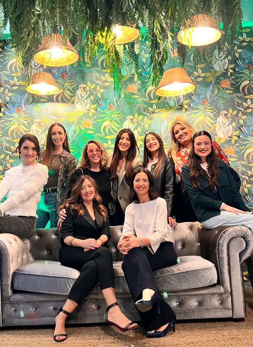 Raquel Nuñez, Irene Del Moral, Asun Oliver, Laura Jorge, Lidia Garrido, Elia Canoves, Marta, Raquel Ferrer y Beatriz Maset.