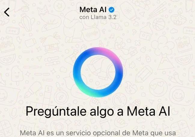 El nuevo círculo azul de WhatsApp 'Meta AI'.