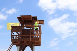 Servicio de vigilancia en una playa de Sagunto.