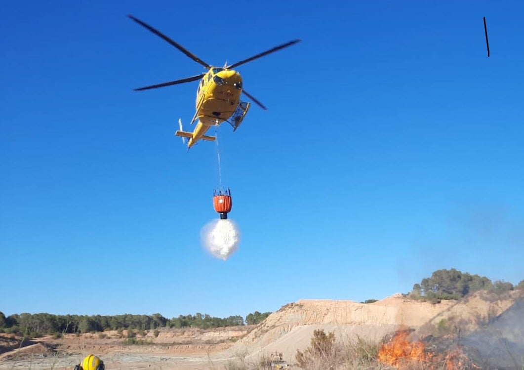 Declarado un incendio en una pinada de Benigànim