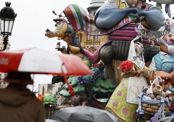Un monumento fallero en las pasadas Fallas de Valencia.