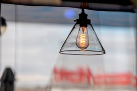 El precio de la luz cambia este viernes 18 de abril.