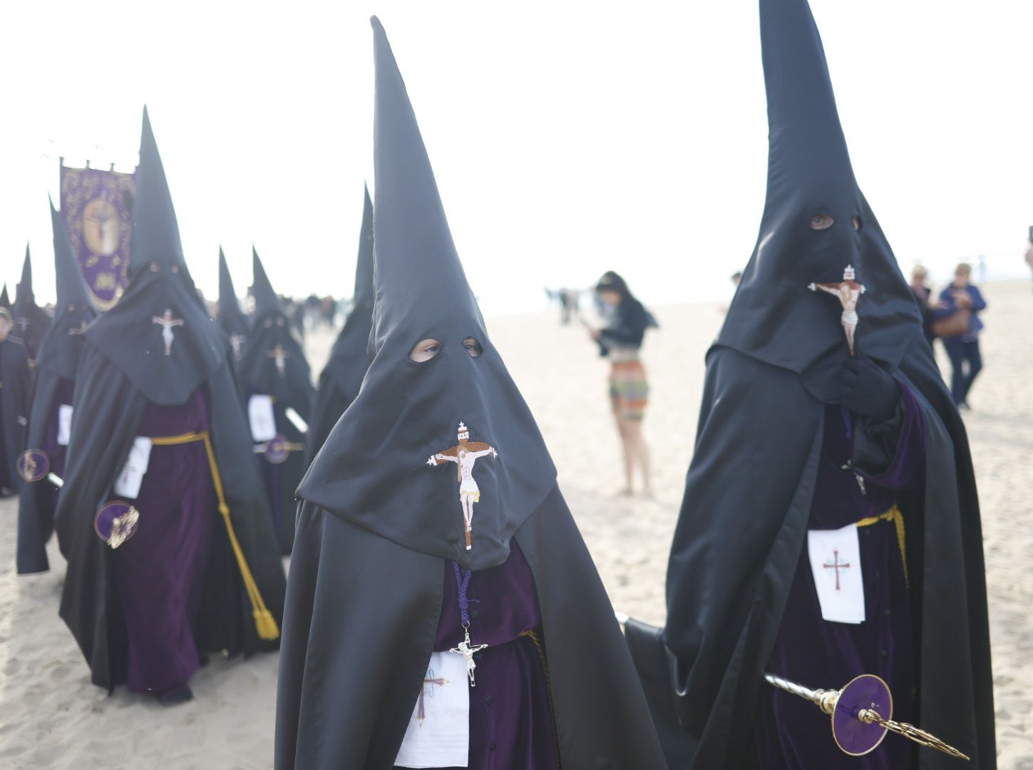 Las fotos del encuentro de los Cristos junto a la playa de Valencia