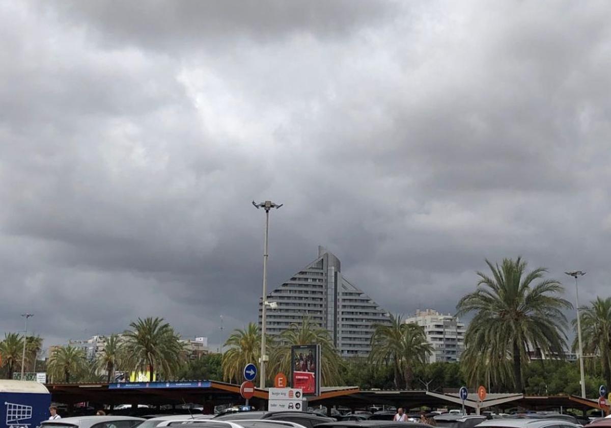 Aemet anuncia chubascos y tormentas ocasionales en la Comunitat Valenciana hoy Domingo de Resurrección