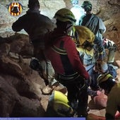 Operación rescate de cuatro personas en la cueva Túnel dels Sumidors de Vallada