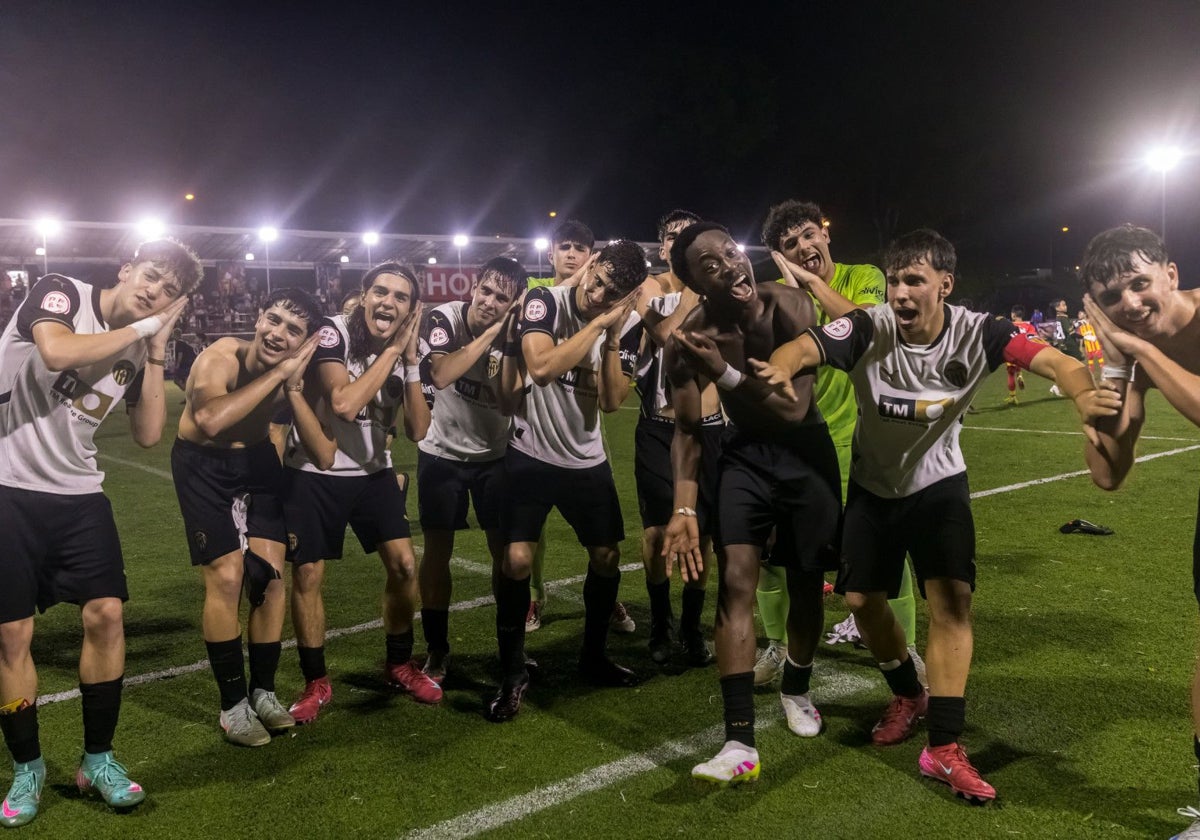El Cadete A del Valencia se proclama campeón del torneo internacional de Singapur