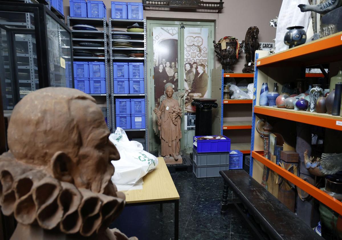 Imagen principal - Tesoros en los almacenes de los museos valencianos. 