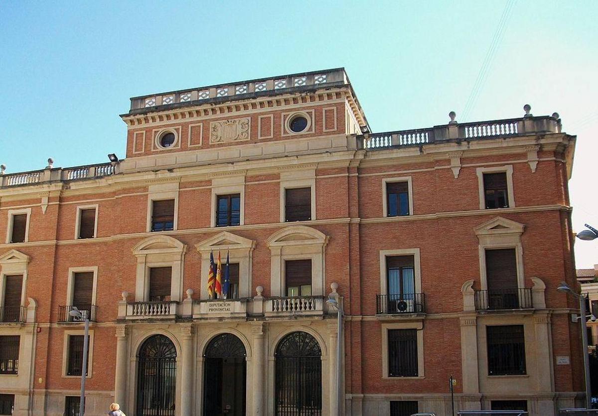 La Diputación de Castellón exige al Gobierno que «garantice autonomía local y permita usar recursos propios para inversiones»