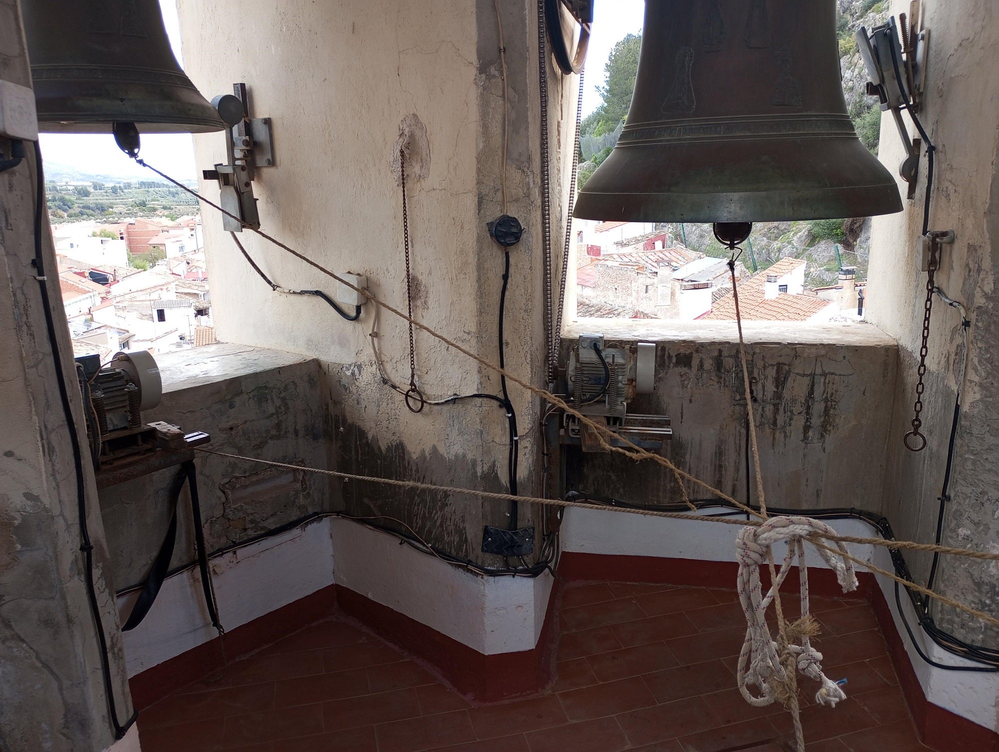 Los campaners de Moixent y Albaida tocan a 'Muerte de Papa'