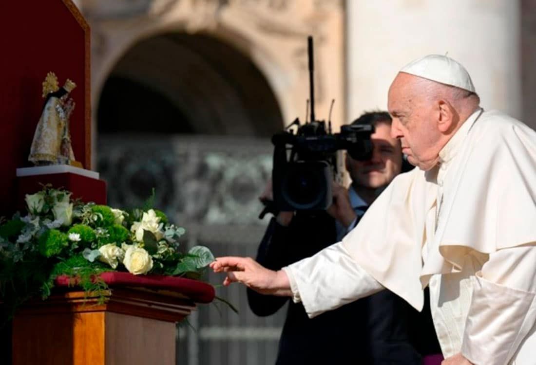 La imagen de la Virgen de los Desamparados preside la audiencia general del Papa en la plaza de San Pedro, en noviembre de 2024, en recuerdo de las víctimas de la dana.